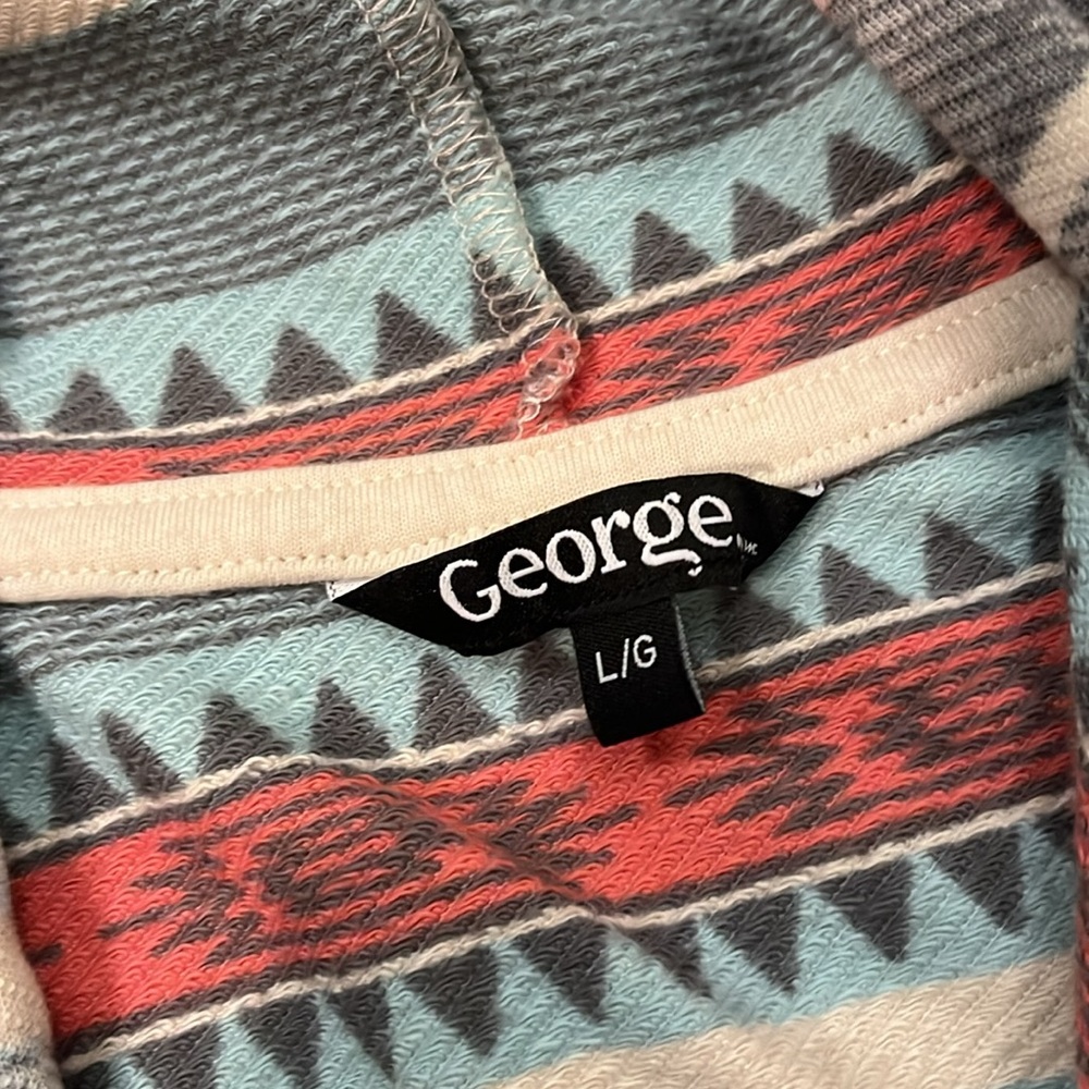 Tribal sweater - Picture 3 of 3